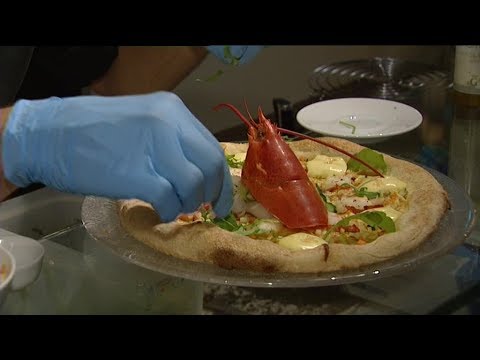 Pizzaïolo berruyer se prépare aux championnats de France de pizza