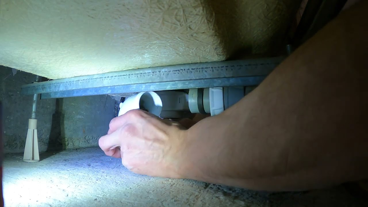 dépannage fuite sur évacuation  baignoire .